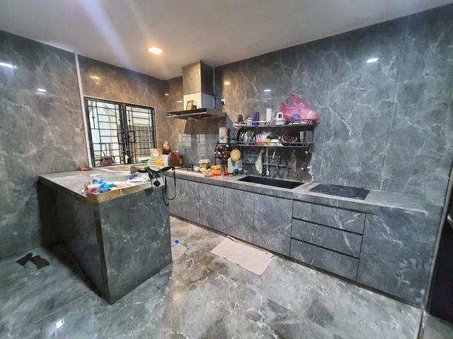 FULLY RENOVATED EXTENDED 2 Storey Landed House PU Taman Puchong Utama