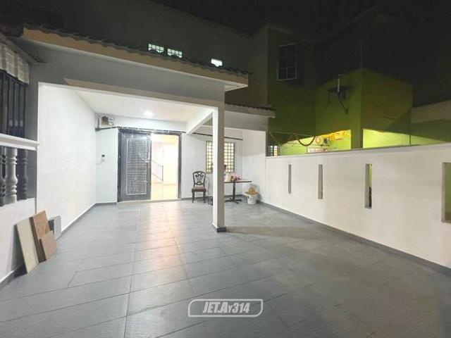 Fully Renovated Extended Double Storey Terrace House Kapar RUMAH