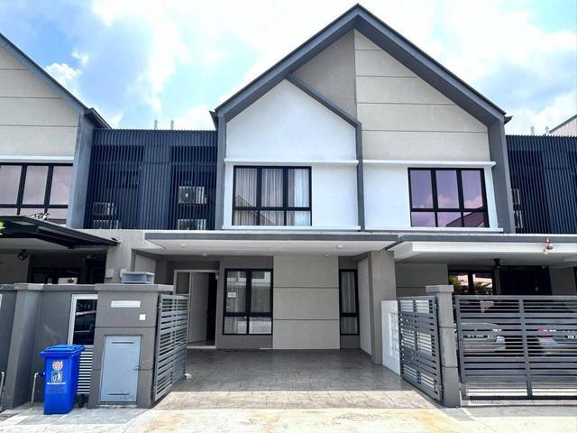 Fully Renovated Extended Double Storey Lily Cahaya Alam U12 Shah Alam