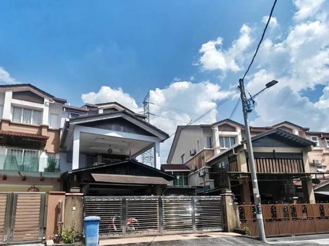 Fully Renovated Extended of 3 Storey Contemporary Endlot Terrace