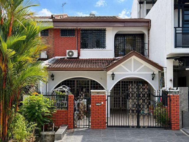 FULLY RENOVATED FACING OPEN Double Storey Terrace Taman Permata KL
