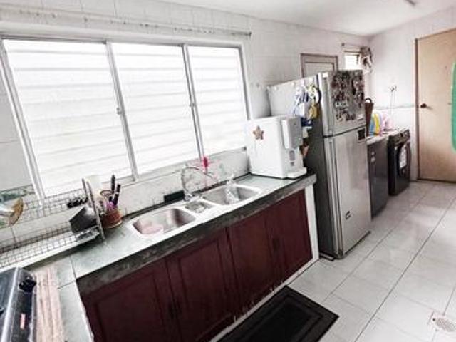 Fully Renovated Facing open Teres 2 tgkt Seksyen 19 Shah Alam