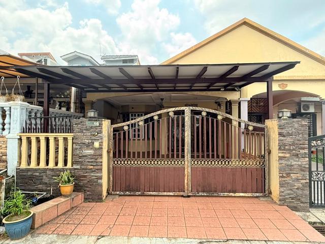 Fully Renovated Fully Furnished 1 12Storey Terraced House For Sale