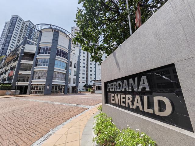 Fully Renovated Furnished Perdana Emerald 1096sf Damansara Nice View