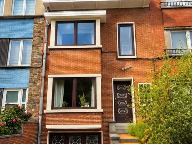 Fully renovated house: 5 bedrooms, garden and garage