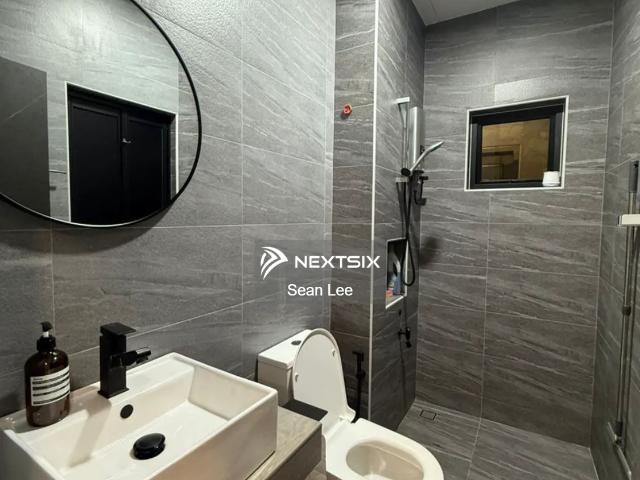 Fully Renovated, High Floor, 1 Carpark