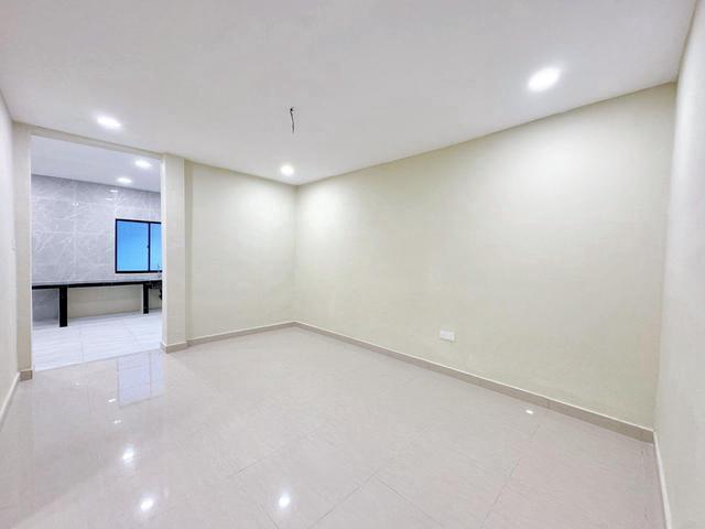 Fully renovated jalan Makmur 15 taman damai jaya skudai