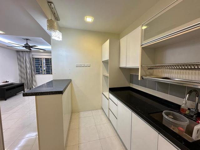Fully Renovated Move in Condition 1 Fixed Car Park