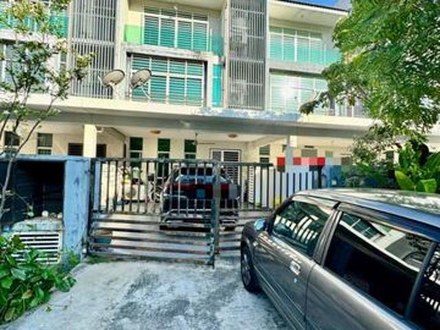 FULLY RENOVATED Neear Ktm Bangi 3 Storey Terrace House Bangi Avenue 3