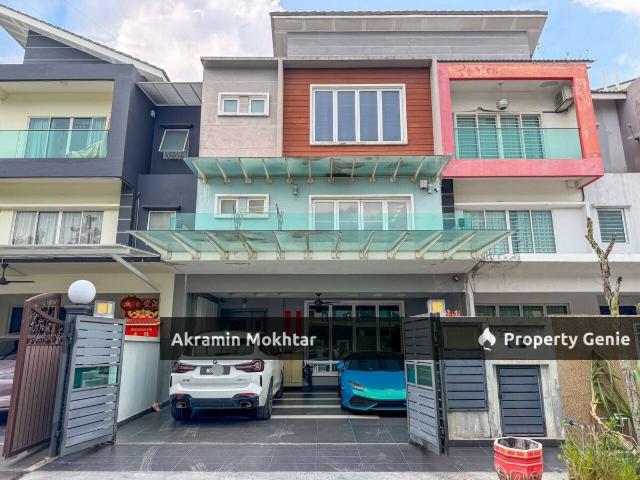 Fully Renovated & Nice ID | 2.5 Storey Superlink Taman Suria Tropika, Seri Kembangan