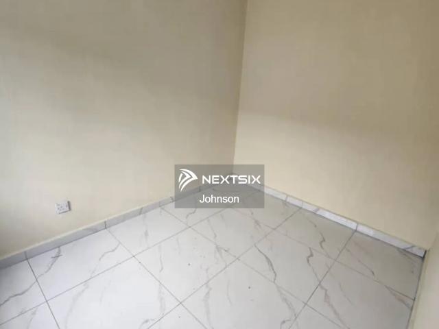 Fully Renovated Side land Morning Sun Big Size 3 Storey Cluster