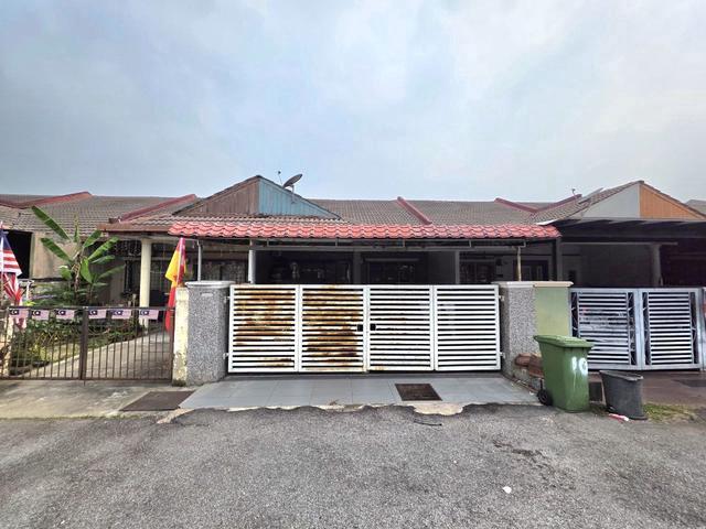 Fully Renovated Single Storey Taman Sri Melor Seksyen 7 Bangi 1300