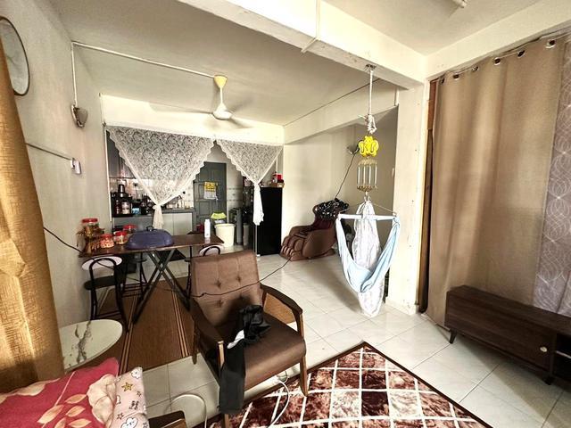 Fully Renovated super Big Corner Double Storey Low Cost Seri Alam
