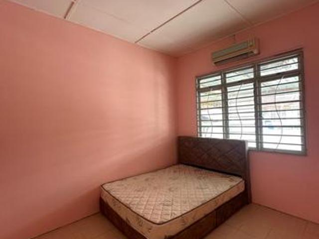 Fully renovated partially furnished end lot house for rent Cyberjaya