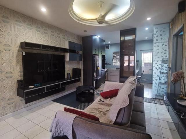 Fully Renovated Townhouse Bukit Rimau Kota Kemuning