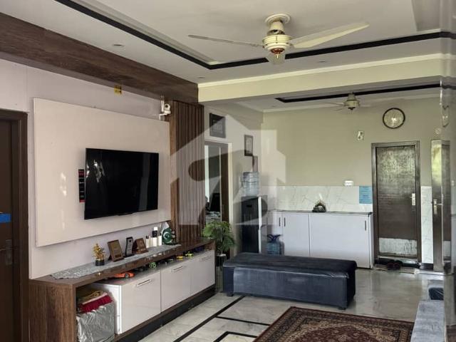 Fully Renovated Top Floor Flat with Roof | B Type