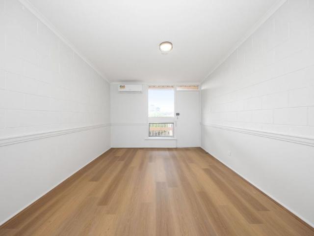 Fully renovated unit with private courtyard!