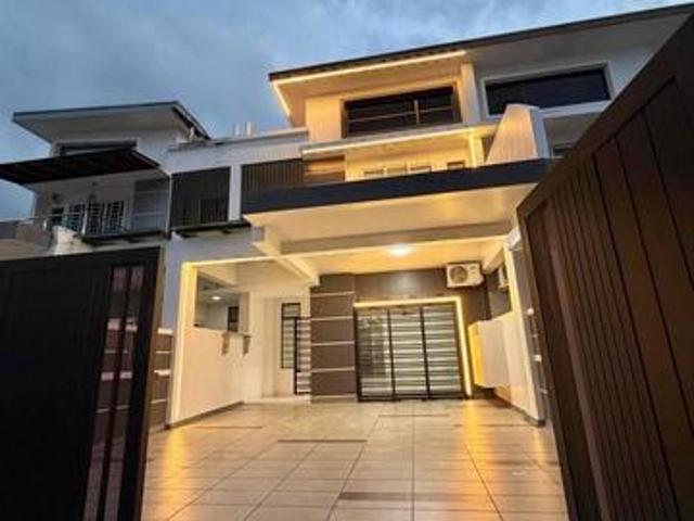 Fully Renovated Ulu Tiram Bestrai Indah Lily Double Storey House