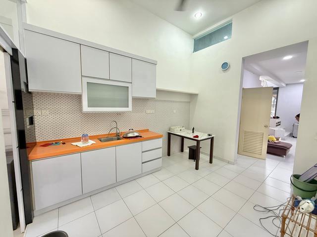 Fully RenovatedBukit Indah 29 Terrace House 15 Storey Near CIQ Tuas