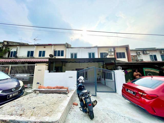 FULLY RENOVATEDDouble Storey Taman Murni Batu 9 Cheras Selangor