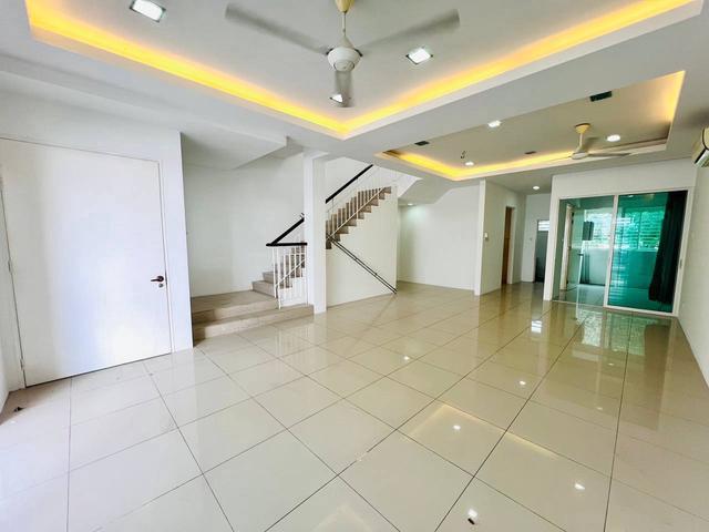 FULLY RENOVATEDDouble Storey Terrace Nadayu 92 Kajang