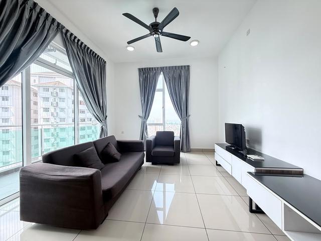 Fully RenovatedM Condo Larkin Corner Near JB Town CIQ