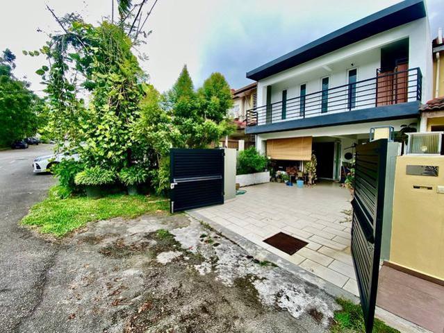 FULLY RENOVATEDNOT FACING HOUSE2Storey Tmn Saujana Puchong SP 10
