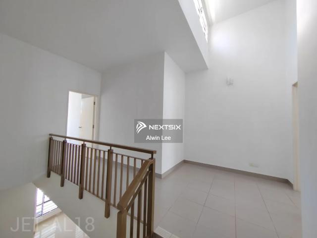 Fully Renovation Triple Storey Cluster At Gateway Horizon Hills