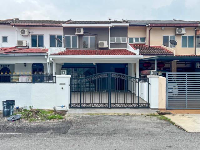 FULLY REFURBISHED2 Storey Taman Serdang RayaSeri Kembangan Selangor