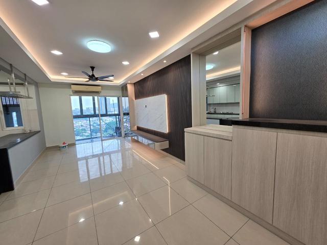 Fully Refurbished Unit Vacant and available now