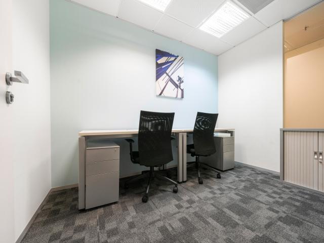 Fully serviced private office space for you and your team in Regus Financial Park