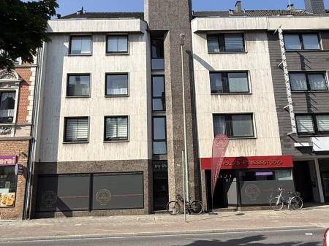 Further Schmuckstück! WGH mit Fitnessstudio und 6 Einheiten + 10 Garagen