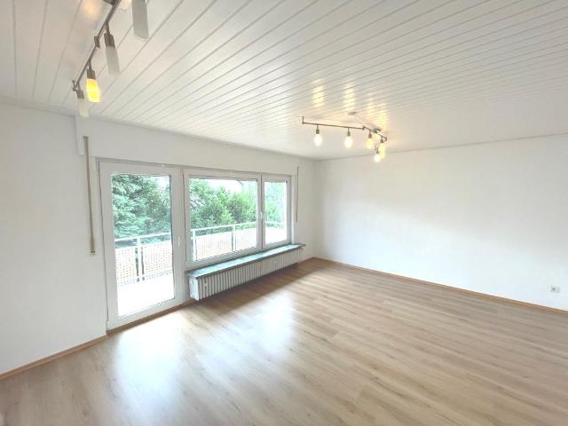 Für gehobene Ansprüche! Exklusive 4 Zimmer Wohnung mit tollem Flair!