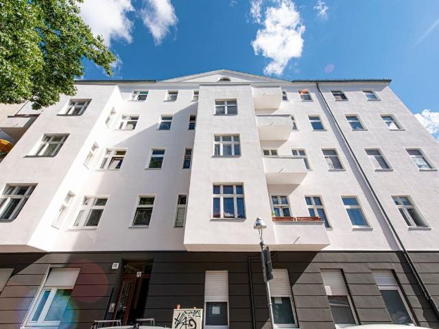 Für die ganze Familie: Vermiete 5 Zimmer Altbauwohnung mit Balkon auf 129m² PROVISIONSFREI