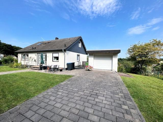 Für die große Familie oder Generationen! Wohnhaus Streif Fertighaus mit Einliegerwohnung und Garage in Warstein Belecke!