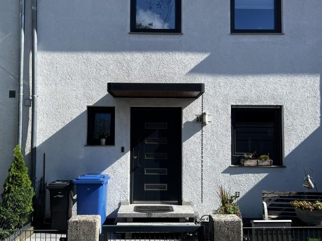 Für Kapitalanleger: Familienfreundliches Reihenhaus in ruhiger Lage! Neumarkt zentrumsnah