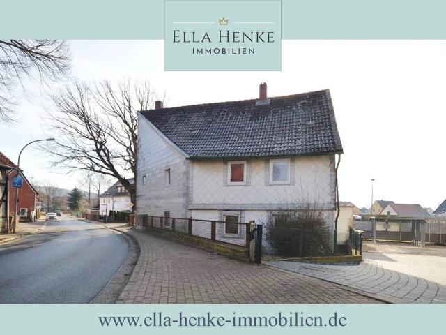 Für Handwerker: Sanierungsbedürftiges Einfamilienhaus mit 6 Zimmern + 2 Bädern