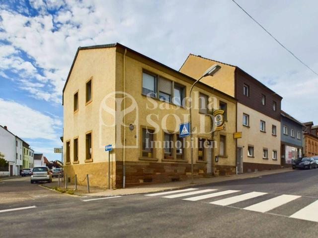 Für Investoren Wohn und Geschäftshaus, St. Ingbert mit Wohnung und Gaststätte, Garten, Garagen