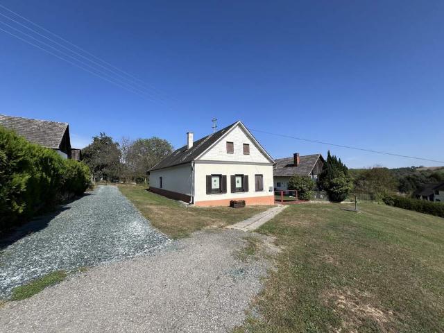 Neuer Preis! Liebevoll erhaltenes, traditionelles Bauernhaus mit Gartenparadies!
