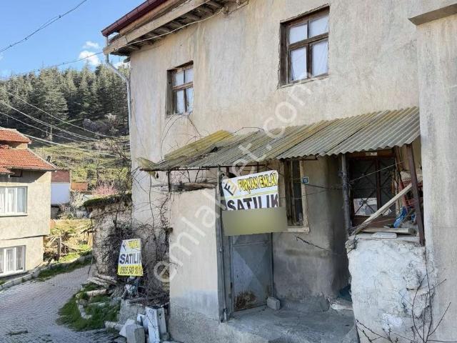 Furkan Emlaktan Çay İlçesinde Satılık Uygun Fiyatlı Kerpiç Ev