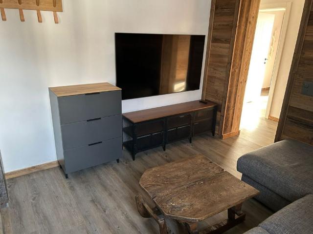 Furnished 3.5 room apartment with balconies – 90m2