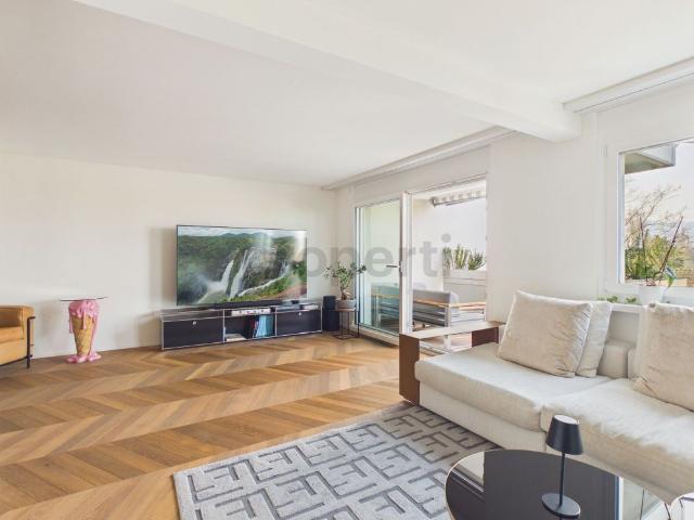 Furnished 3.5 room apartment with balcony, Zurich