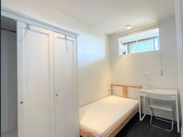 Furnished 3 BED Apartment Close to Everything