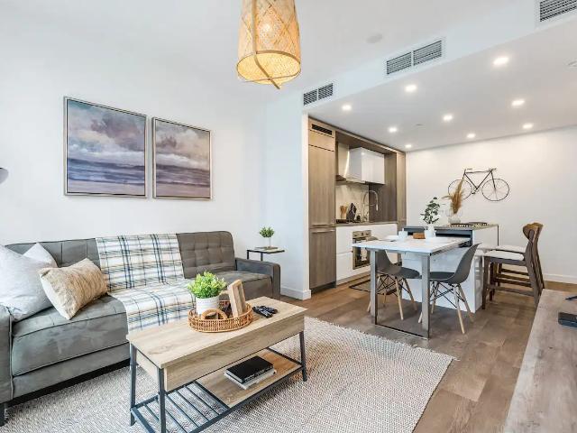 Furnished 1 Bed & 1 Bath & 2 Parking | Pet Friendly | DT White Rock