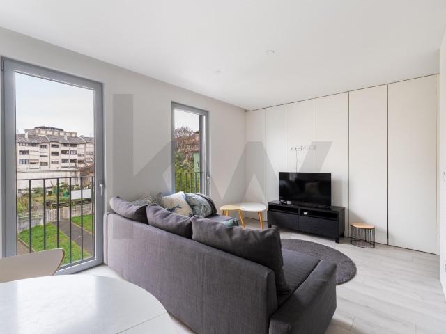 Furnished 1 bedroom apartment with parking, garden and gym near Palácio de Cristal