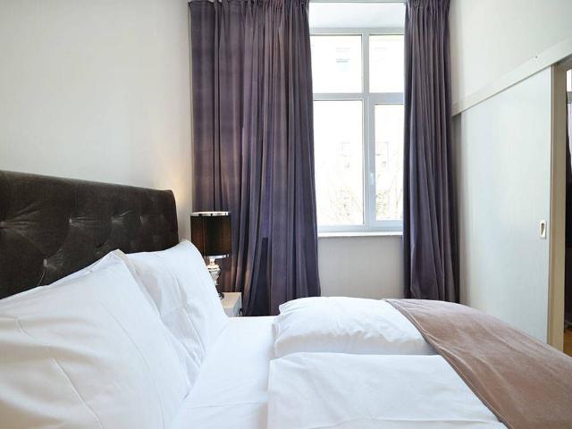 Furnished 1 bedroom business apartment for interim rent in Frankfurt near Schweizerplatz and Paul’s Church, Frankfurt Amsterdam Apartments for Rent