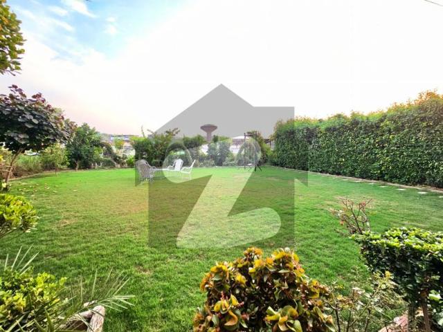 Furnished 25 Marla House with Huge Lawn For Sale Bahria Town Phase 8