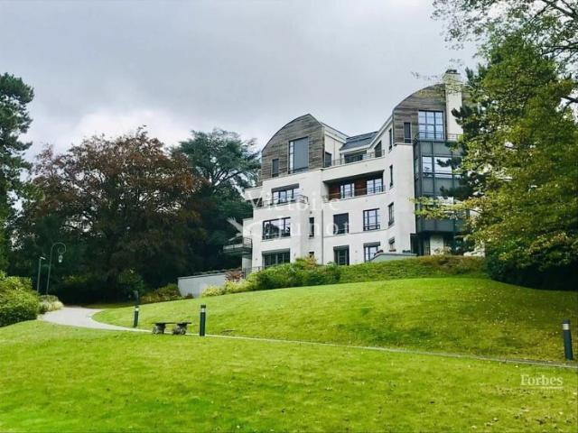 Furnished 2 bedroom apartment in the heart of a private park