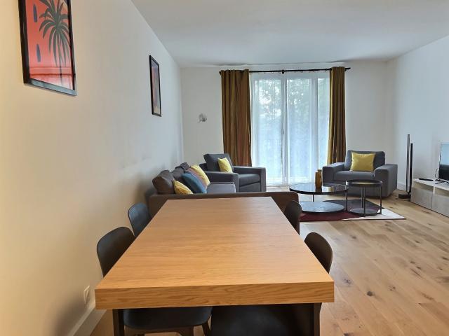 Furnished 4 room Apartment Spacious and Stylish Living