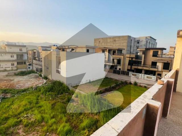 Furnished 5 Marla House For Sale in Bahria Enclave